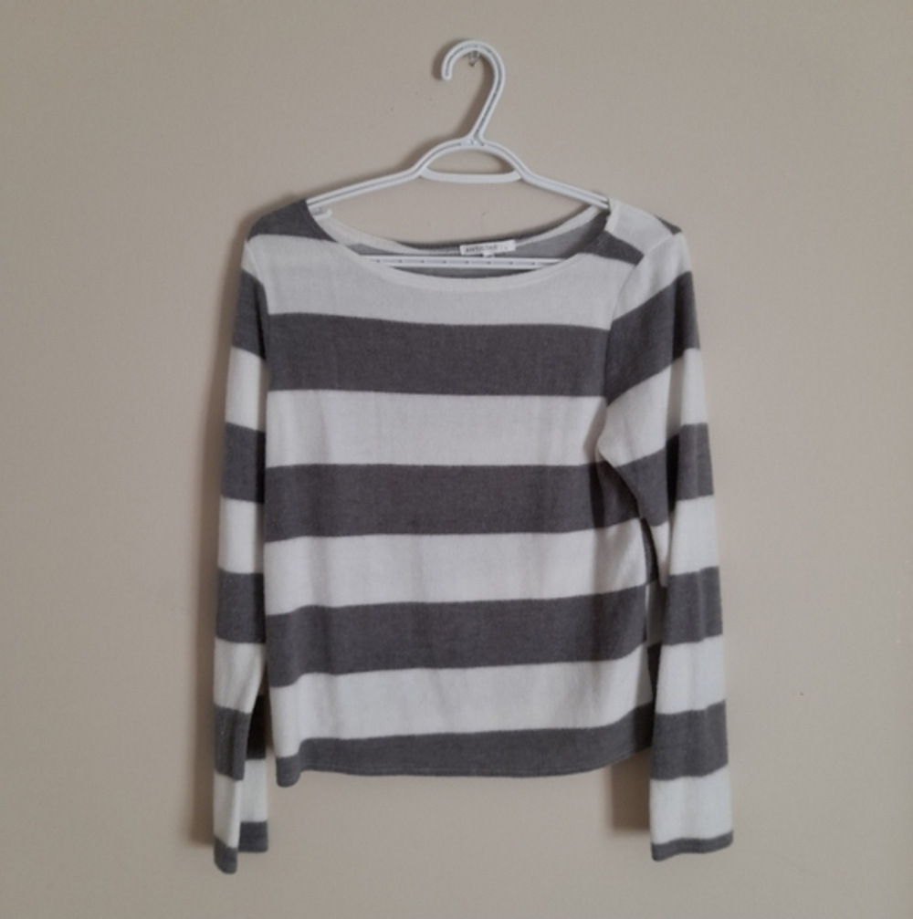 Gray and White Striped Long Sleeve Top Size L